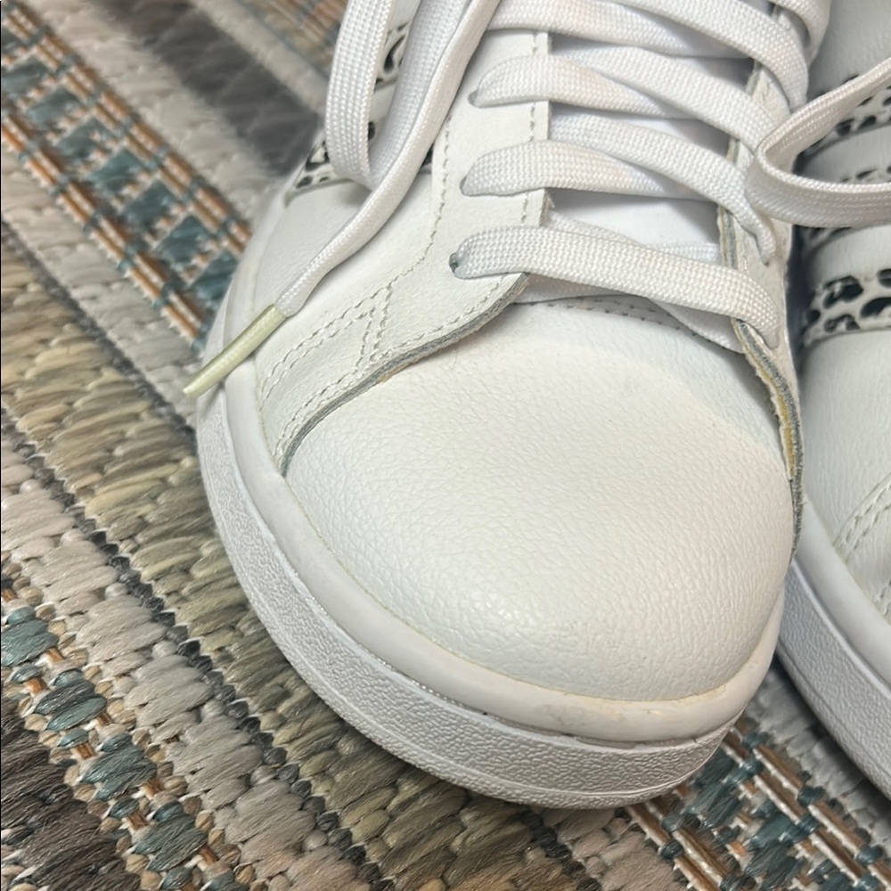 Adidas White Sneakers Leather Design - Picture 4 of 13